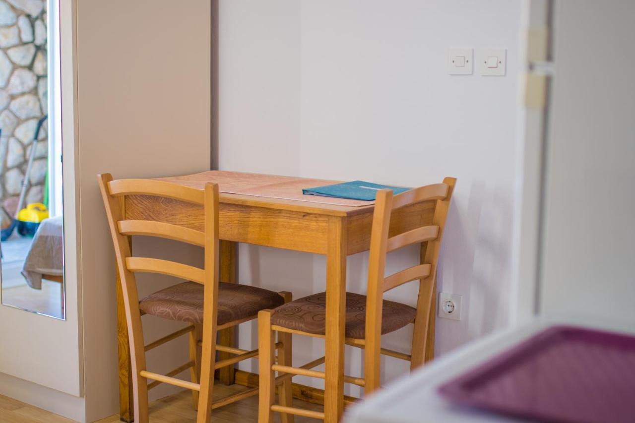 Apartmani Villa Kalinic Njivice Eksteriør billede