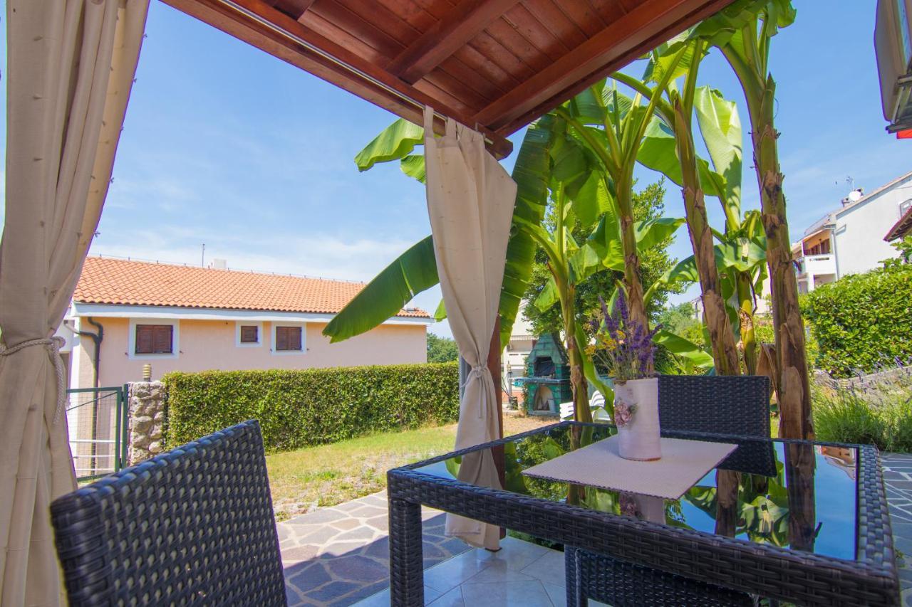 Apartmani Villa Kalinic Njivice Eksteriør billede