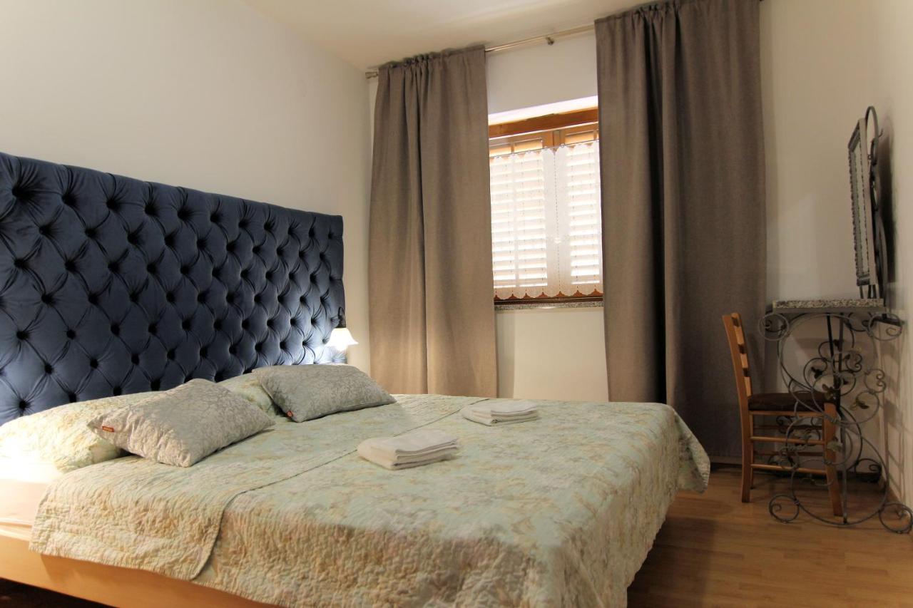 Apartmani Villa Kalinic Njivice Eksteriør billede