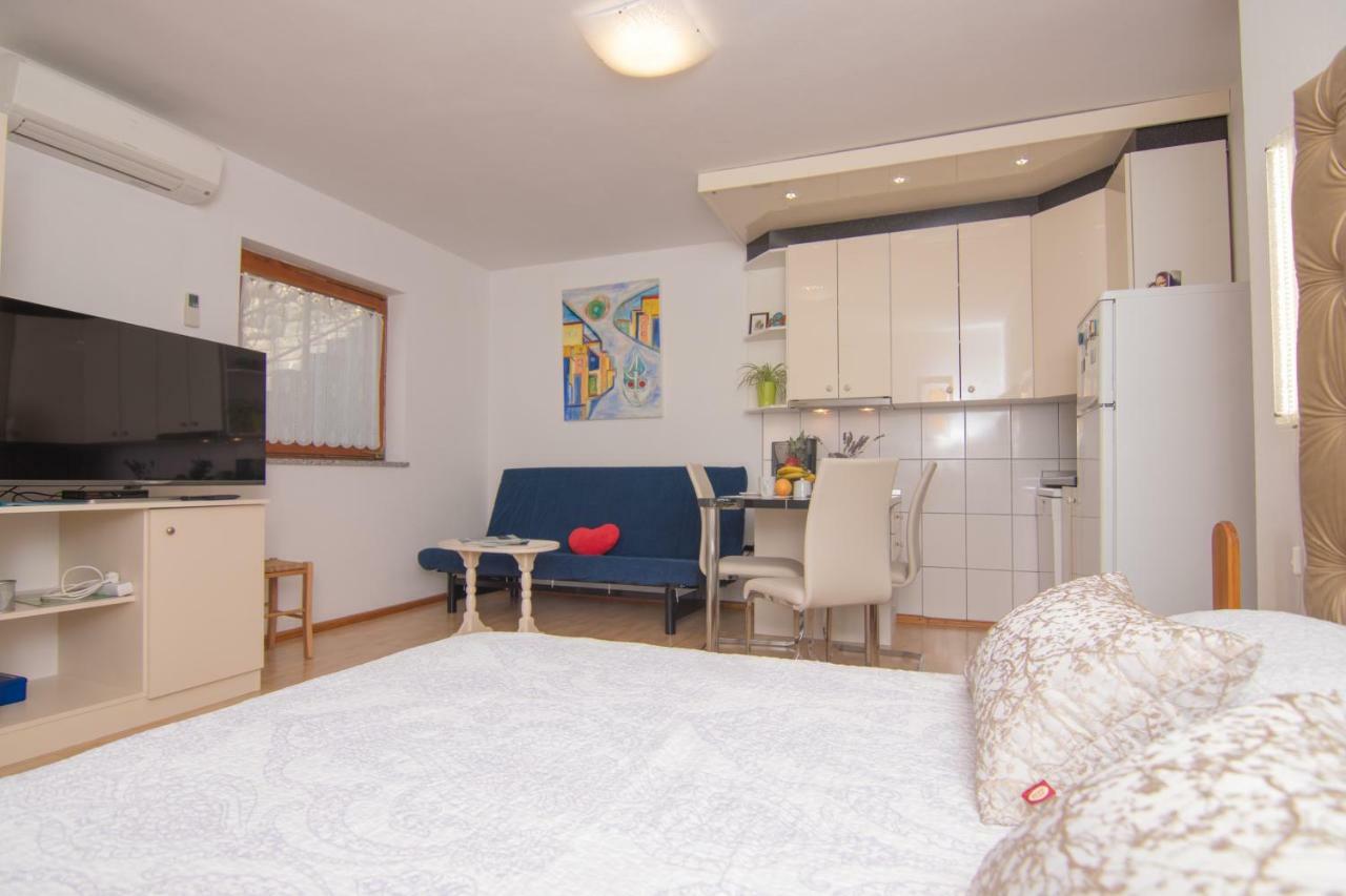 Apartmani Villa Kalinic Njivice Eksteriør billede