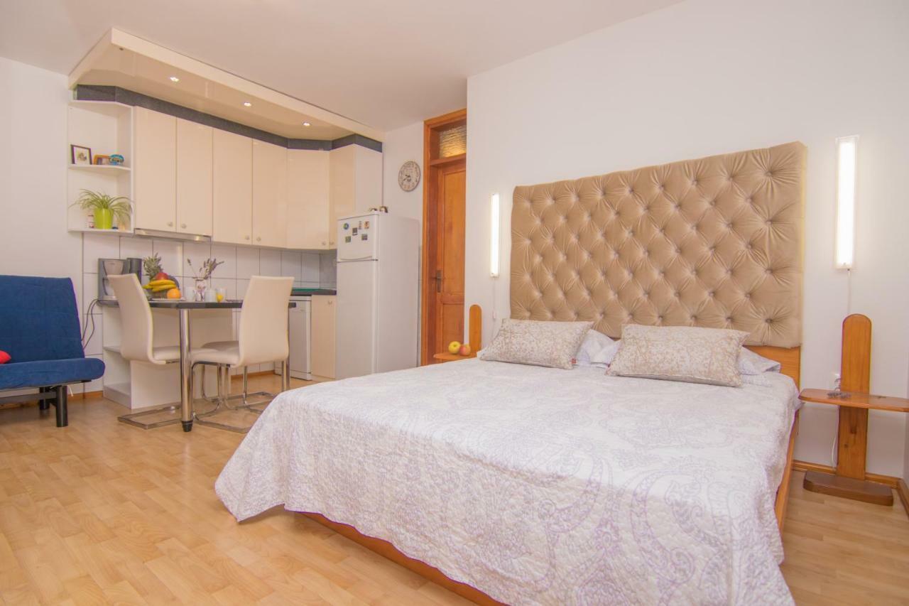 Apartmani Villa Kalinic Njivice Eksteriør billede