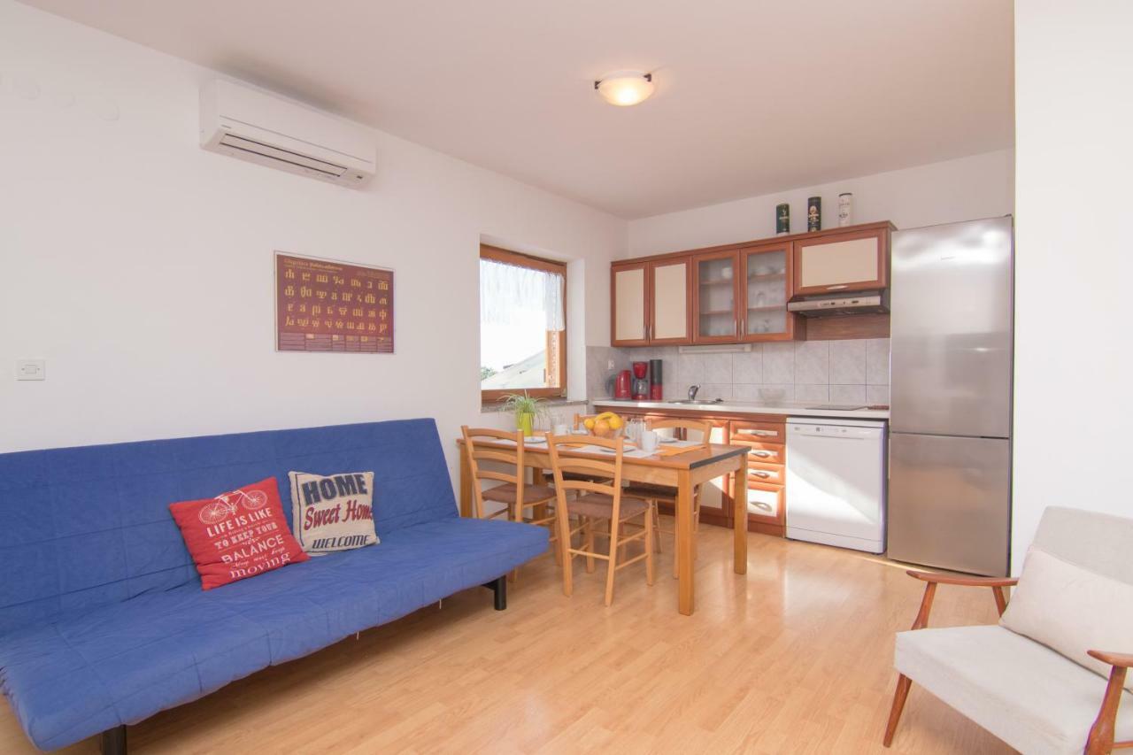 Apartmani Villa Kalinic Njivice Eksteriør billede