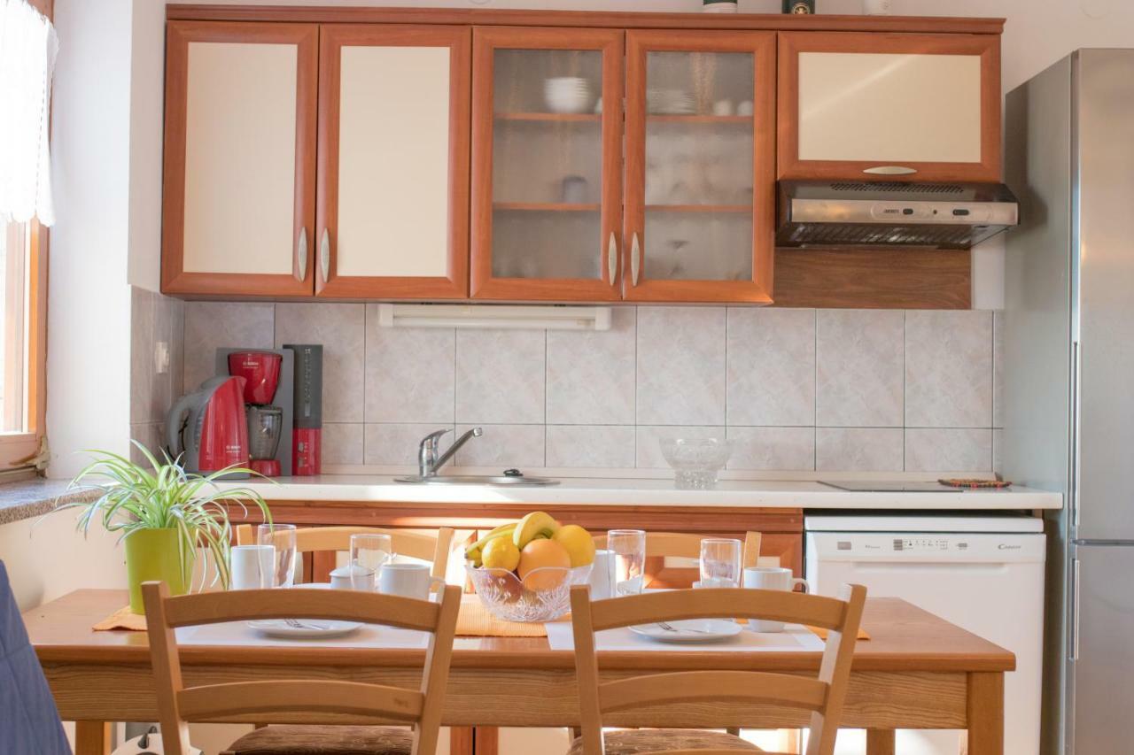 Apartmani Villa Kalinic Njivice Eksteriør billede